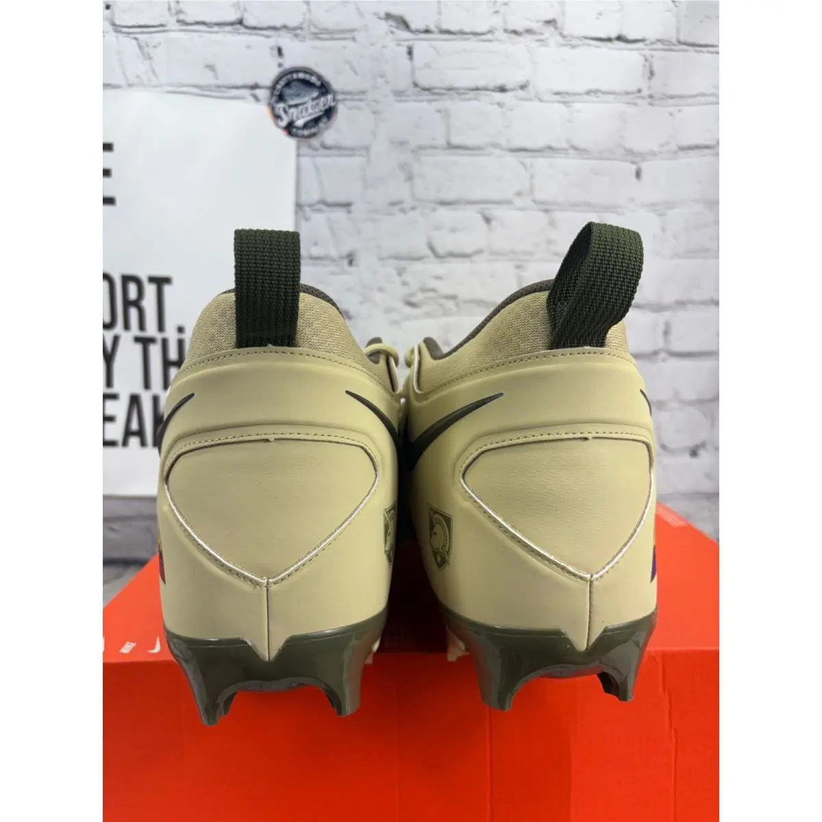 Nike shoes - Gold 2