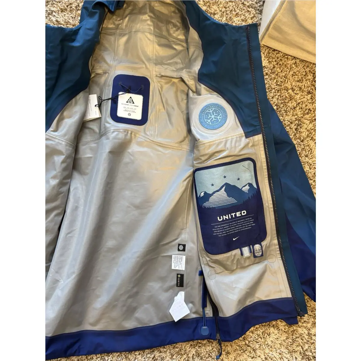 Nike clothing - Blue (UPC: 195243915300) 7