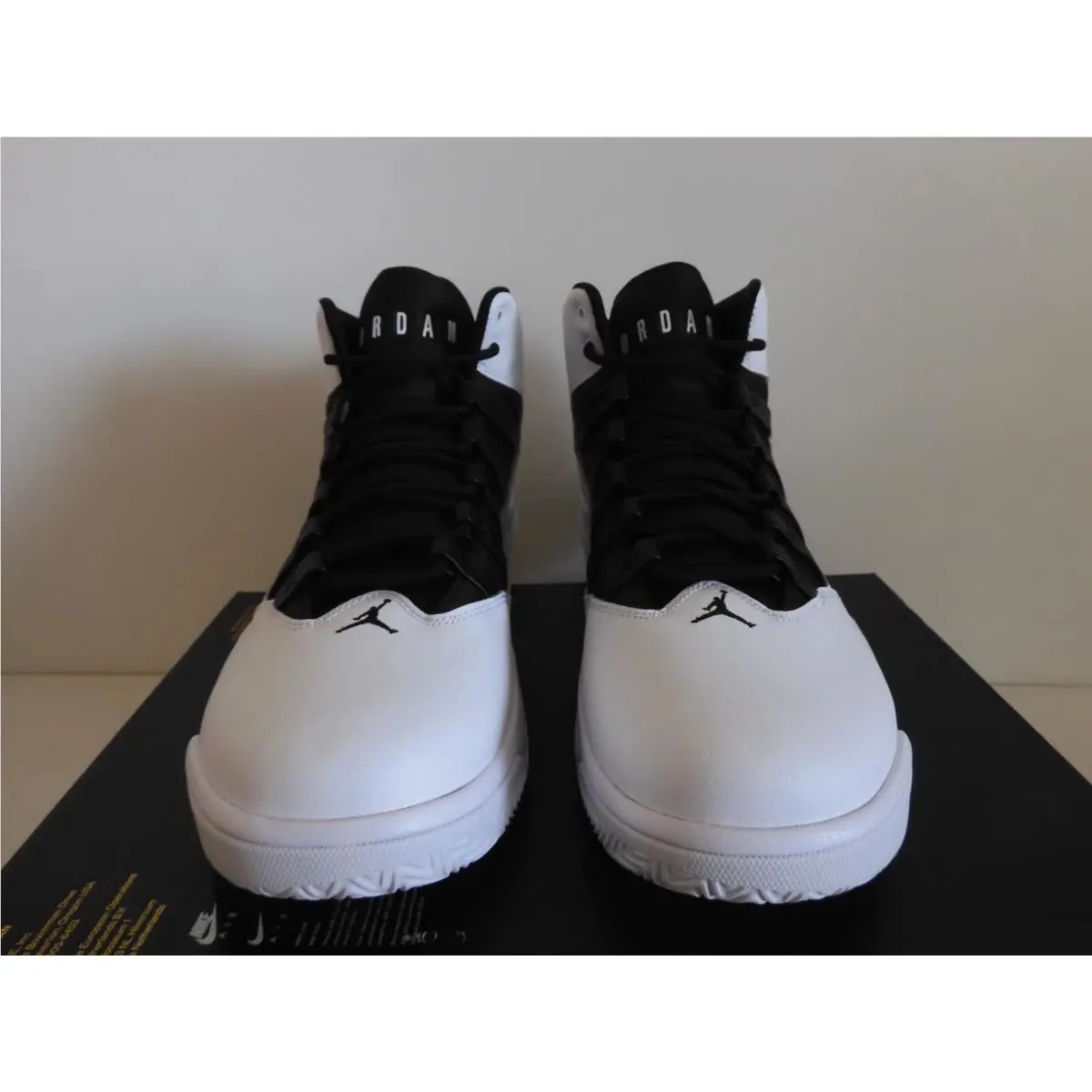 Nike shoes - Air Jordan Max Aura - Air Max Aura - AQ9084 100 - White (UPC: 823233841079) 1