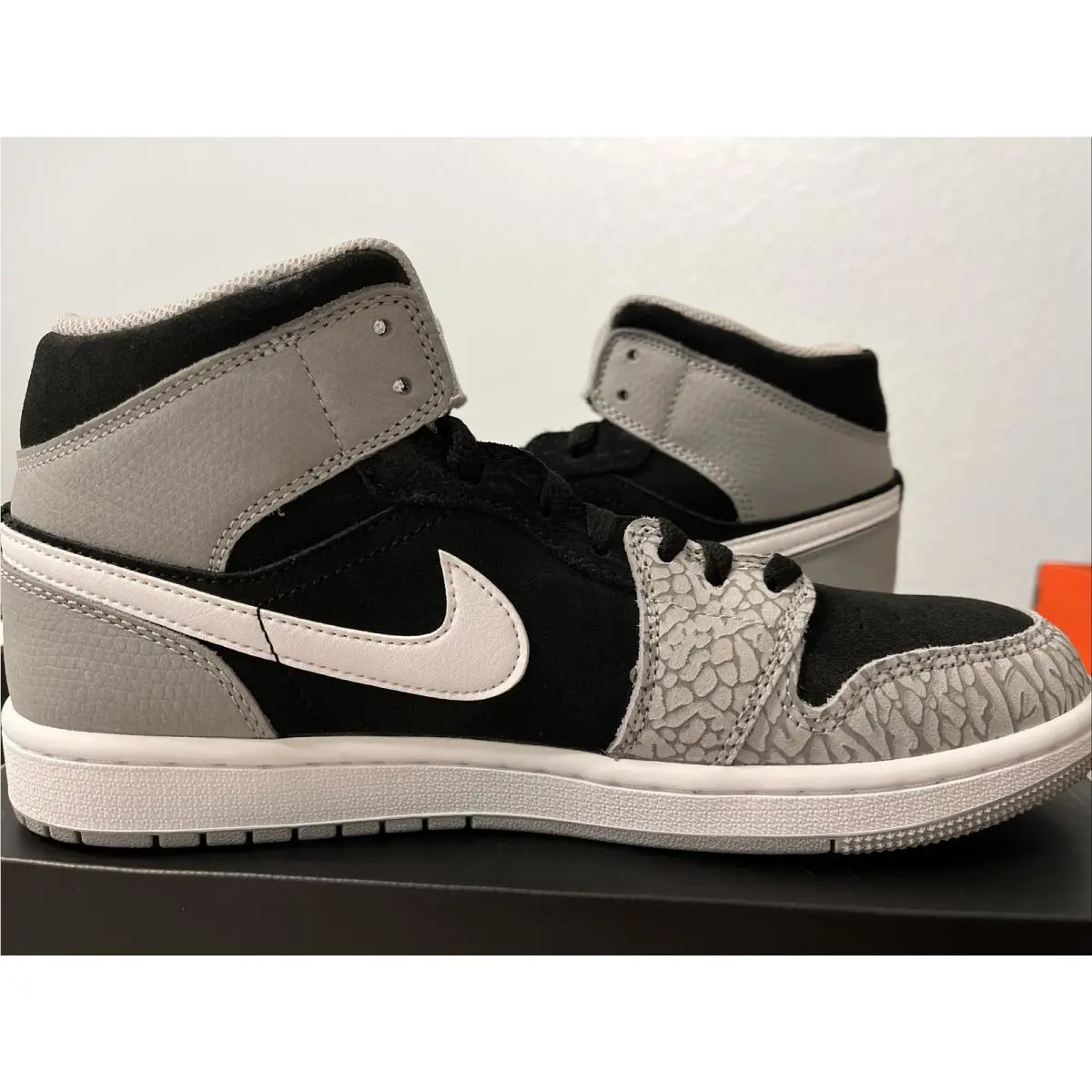 Nike shoes - Air Jordan 1 Mid SE - DM1200-016 - Black University Red White 1