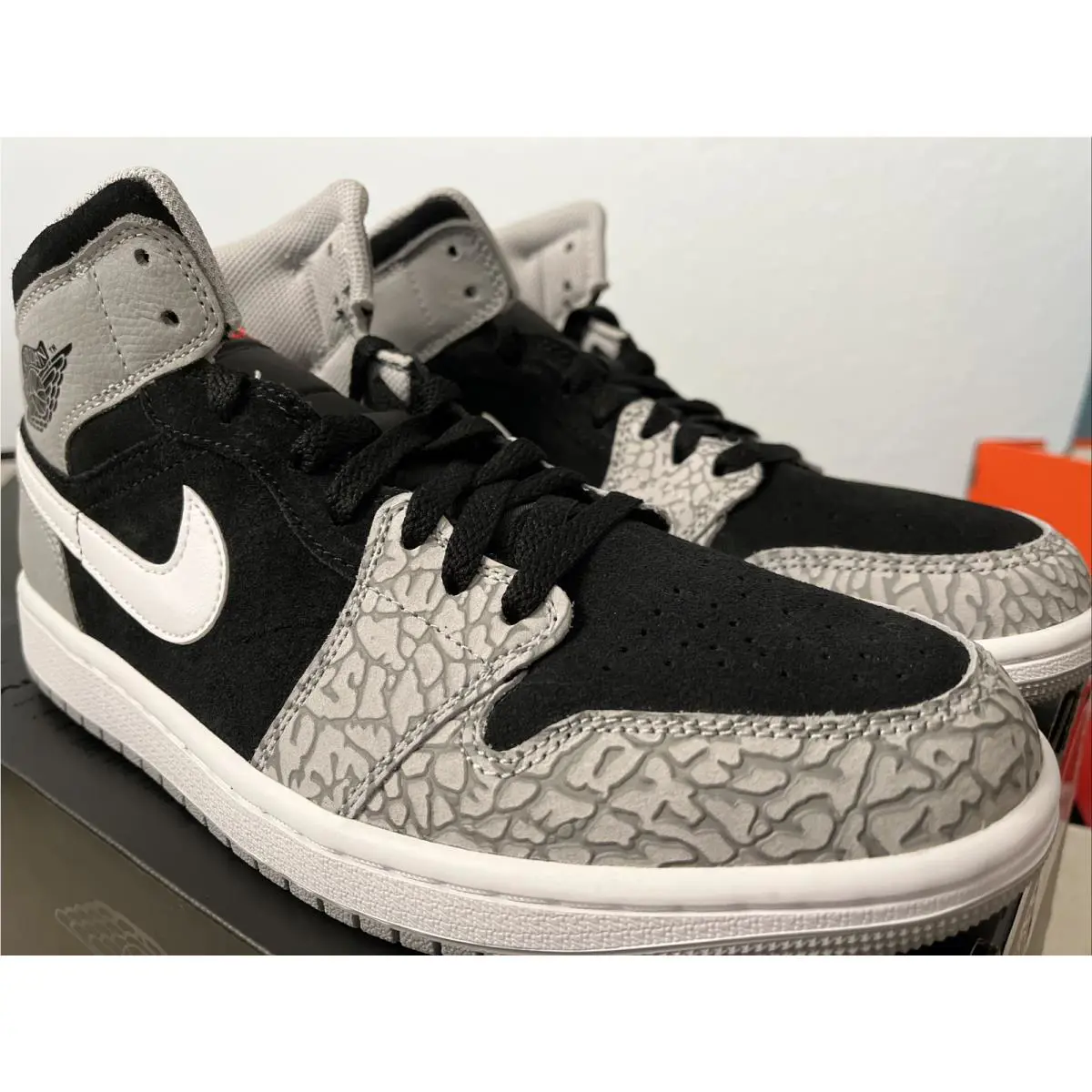 Nike shoes - Air Jordan 1 Mid SE - DM1200-016 - Black University Red White 4