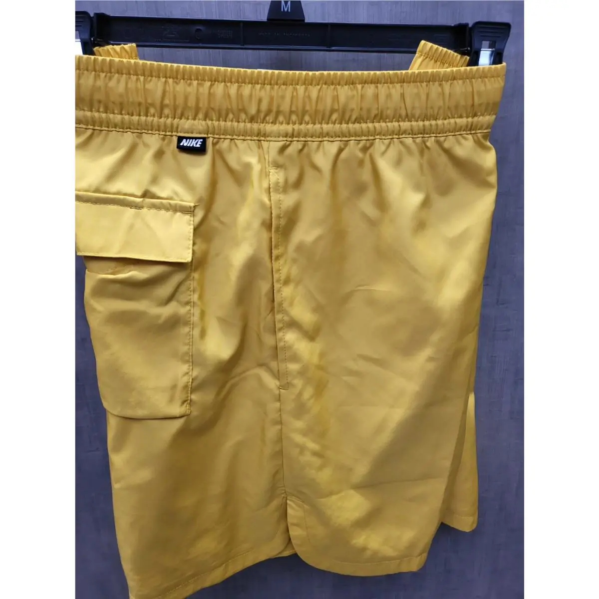 Nike clothing - NSW - NSW - Is red and yellow (UPC: 195868511956) 1