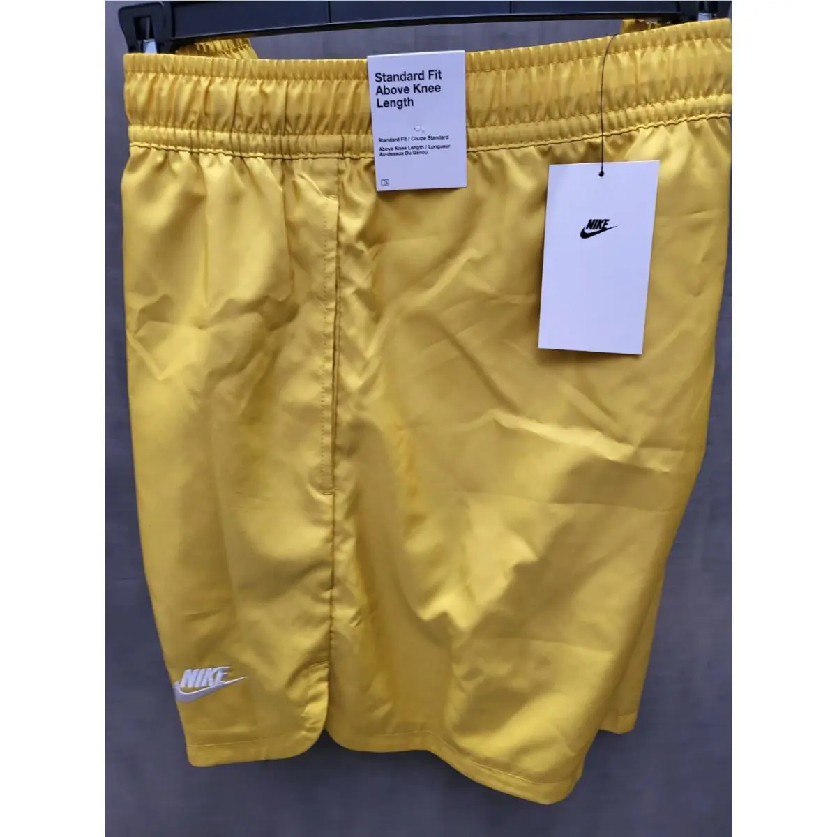 Nike clothing - NSW - NSW - Is red and yellow (UPC: 195868511956) 2