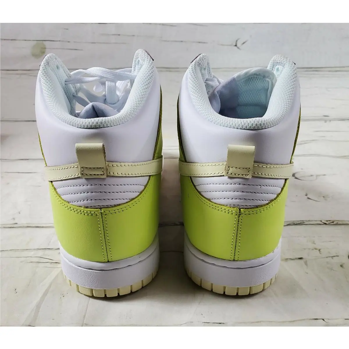Nike shoes - White 3