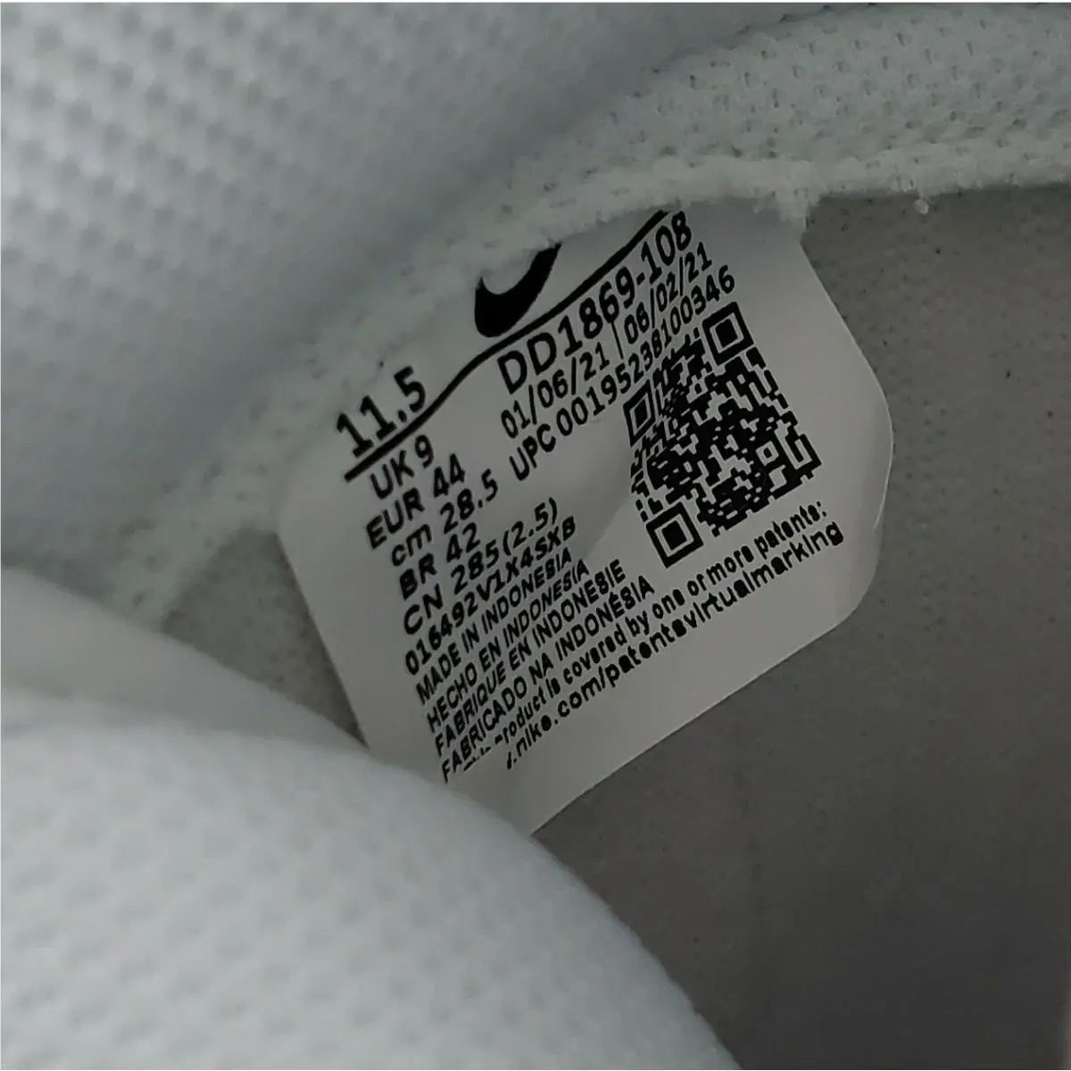 Nike shoes - White 5