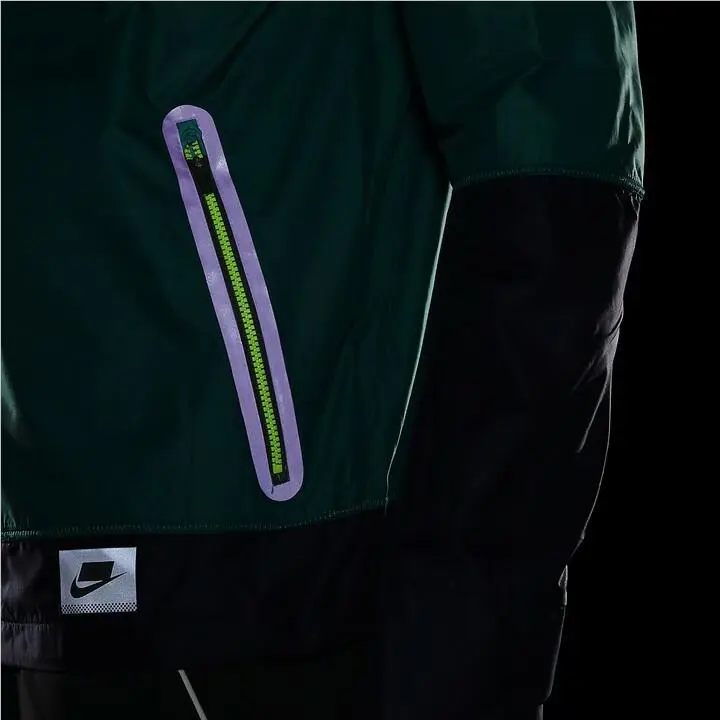 Nike clothing - Windrunner Wild Run - Windrunner Wild Run - BV5615 340 - Mystic Green & Blackened Blue & Black 7