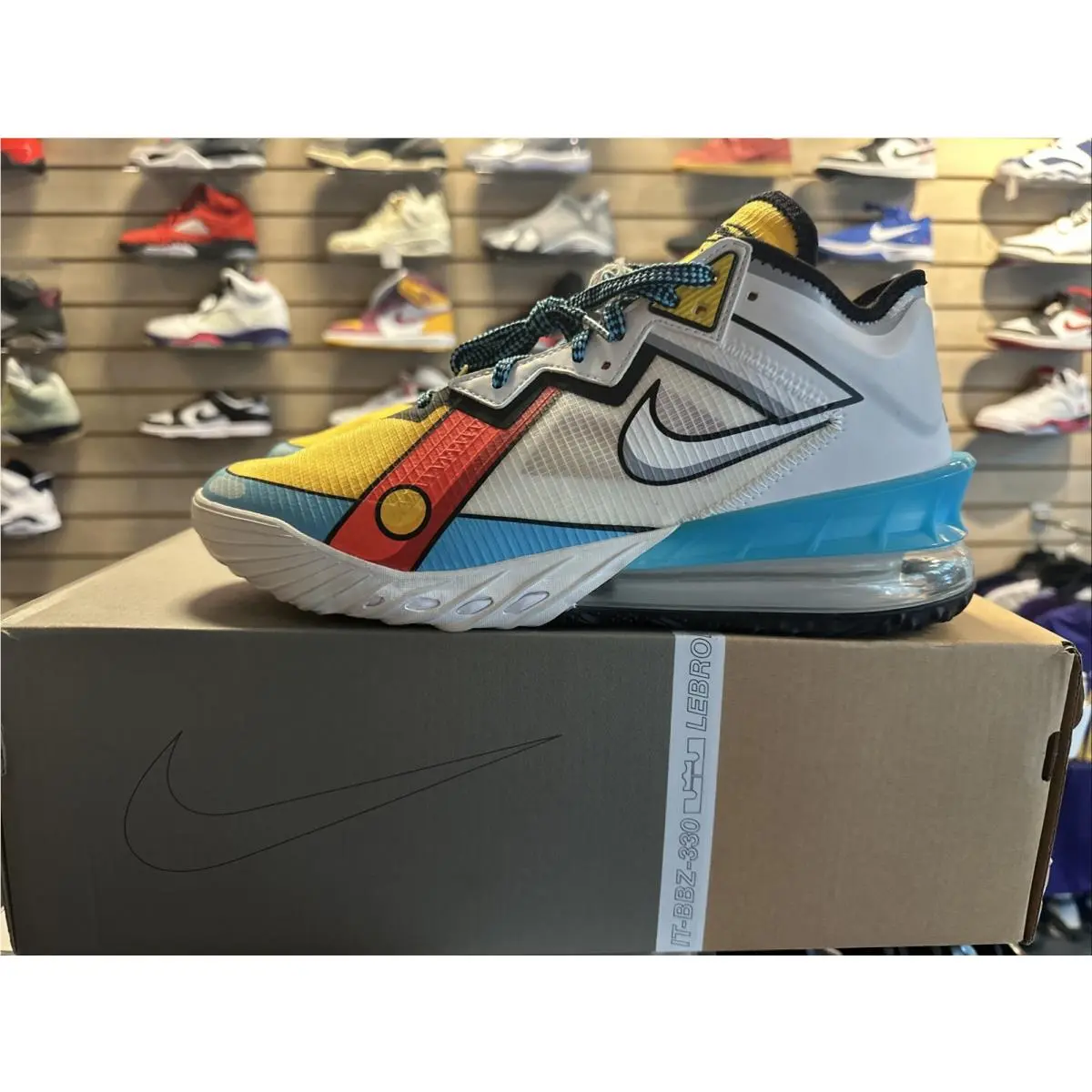 2021 Nike Lebron Xviii 18 Low Stewie Griffin Size 10 UK 9 Eur 44