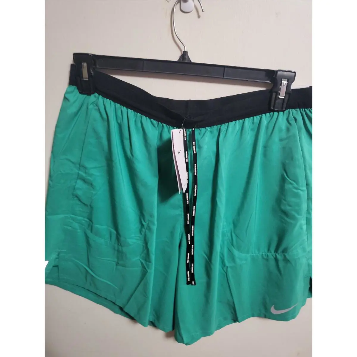 Nike clothing - CJ5471 068 - CJ5471068657XLG - Gray and green (UPC: 193658933254) 0