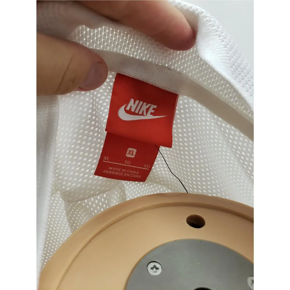 Nike clothing - White 101 (UPC: 666003720408) 6