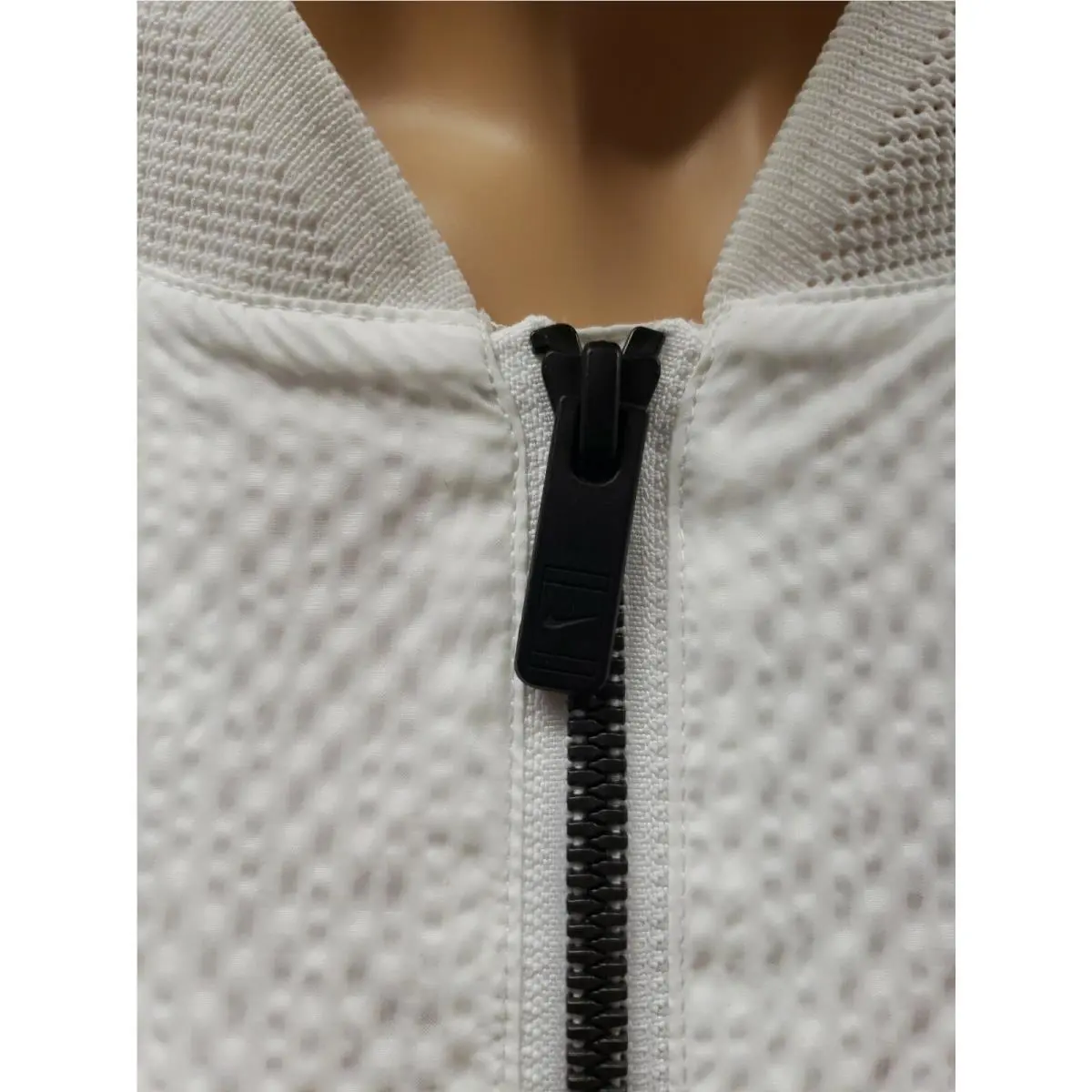 Nike clothing - White 101 (UPC: 666003720408) 0