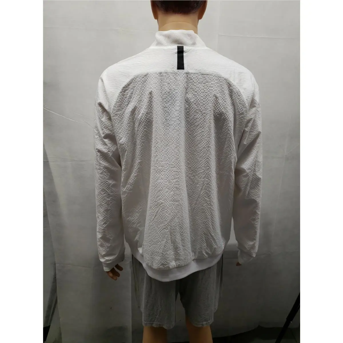 Nike clothing - White 101 (UPC: 666003720408) 4