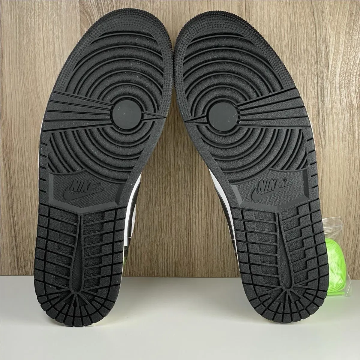 Nike shoes - Air Jordan 1 - Air - DN3705-003 - Green 5