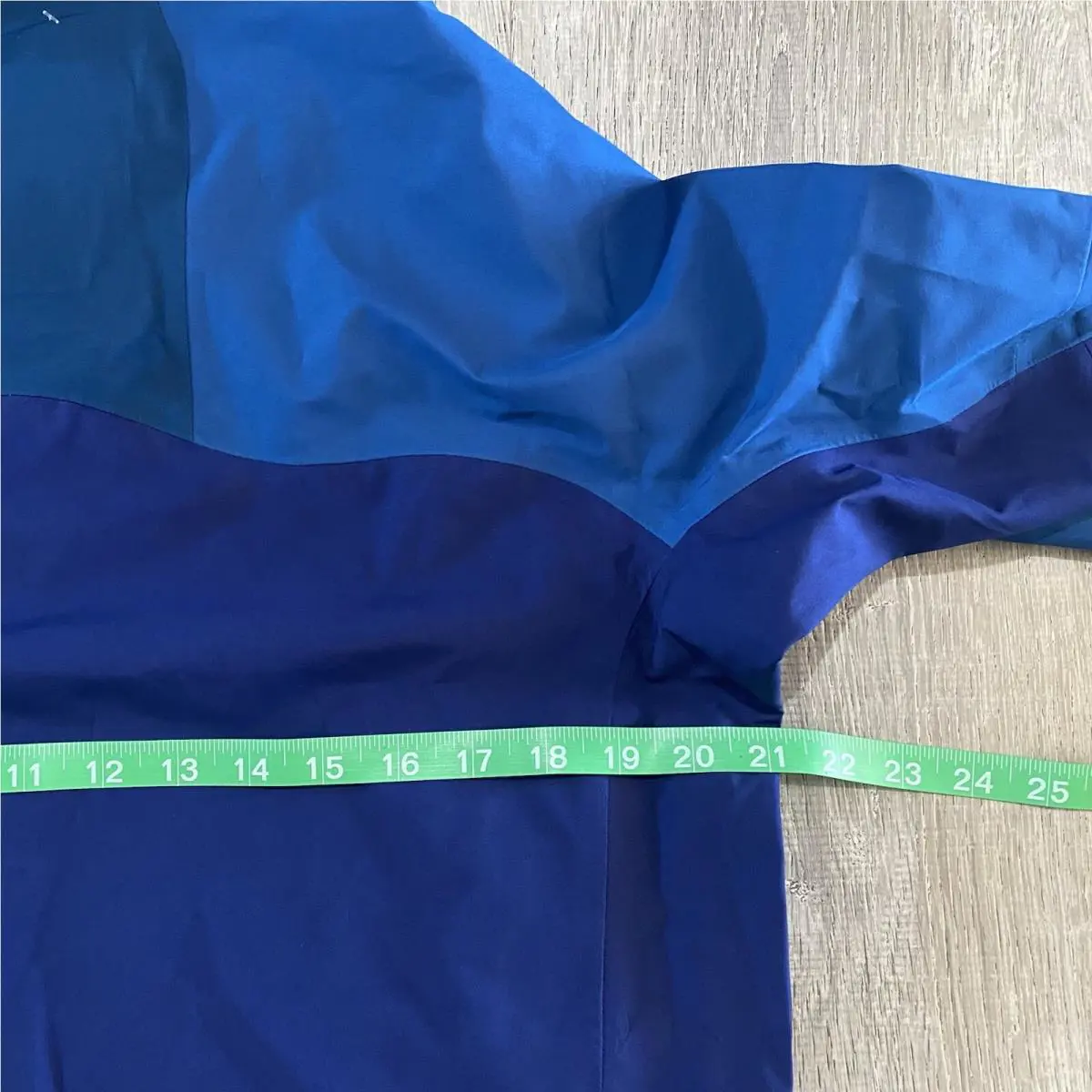 Nike clothing - Blue (UPC: 195243915317) 14