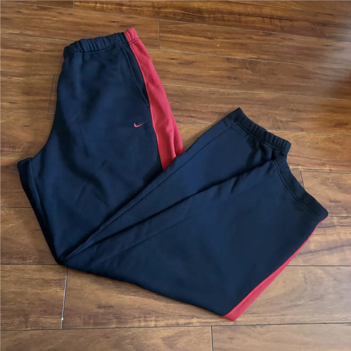 Nike clothing - Black Red 10
