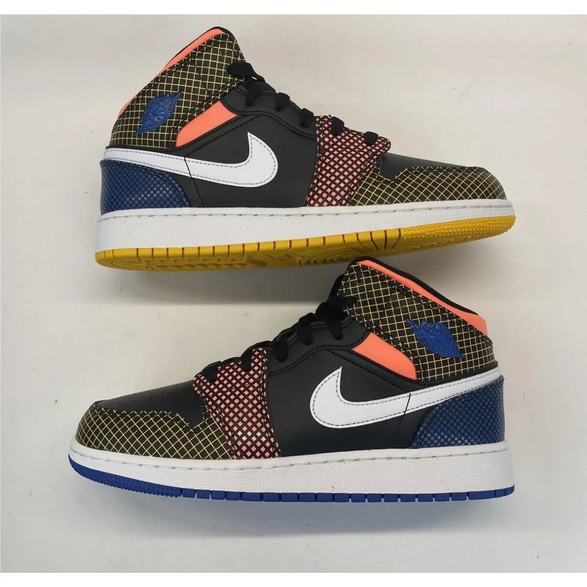 Nike shoes - Jordan 1 Mid - Mid - DC4092001 - Multicolor, Manufacturer: University Gold/metallic Gold/black (UPC: 0195238349875) 9