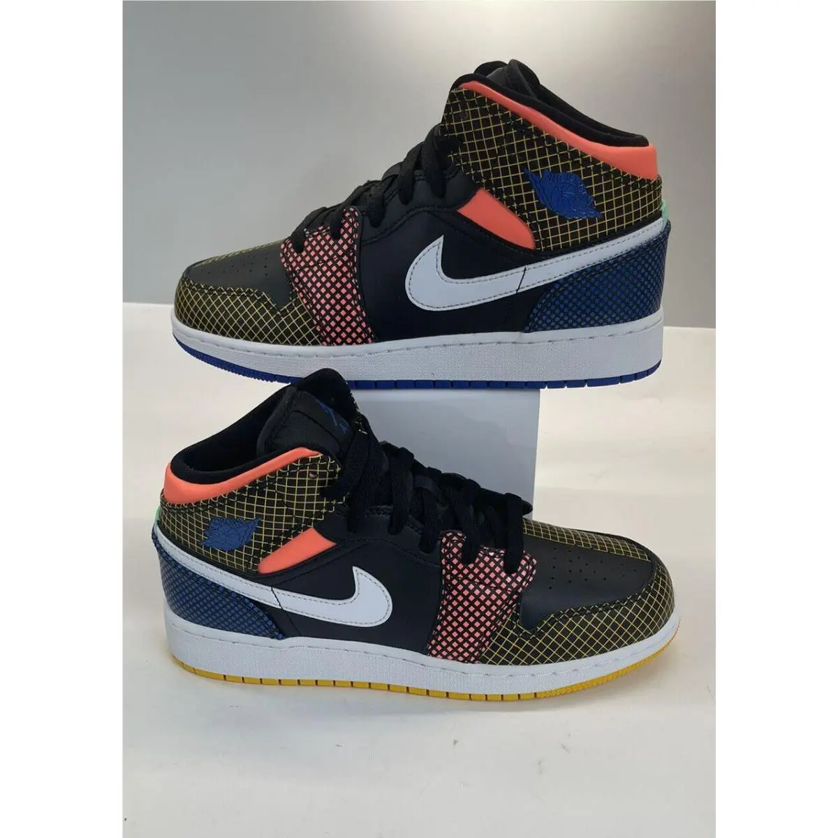 Nike shoes - Jordan 1 Mid - Mid - DC4092001 - Multicolor, Manufacturer: University Gold/metallic Gold/black (UPC: 0195238349875) 14