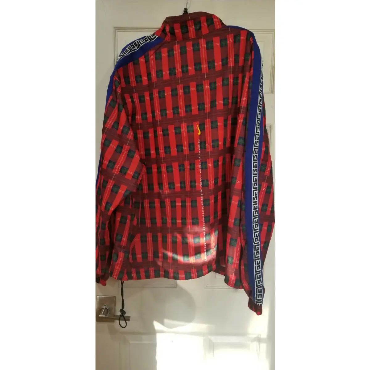 Nike clothing - Red (UPC: 194276166871) 6
