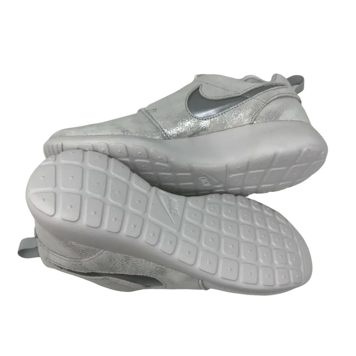 Nike shoes - Metallic Platinum (UPC: 191887673057) 2