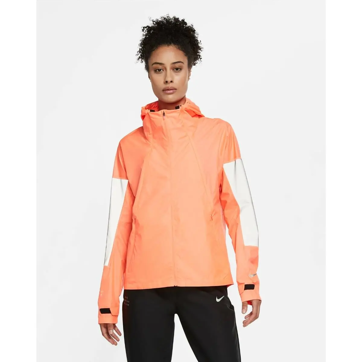Nike Women`s Run Division Reflective Hooded Running Jacket Medium Save