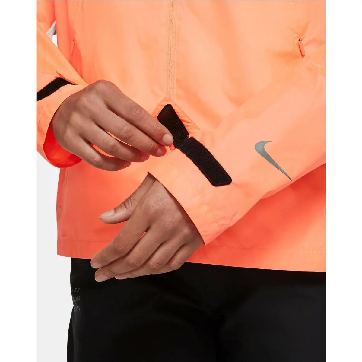 Nike clothing - Orange (UPC: 194499169635) 3