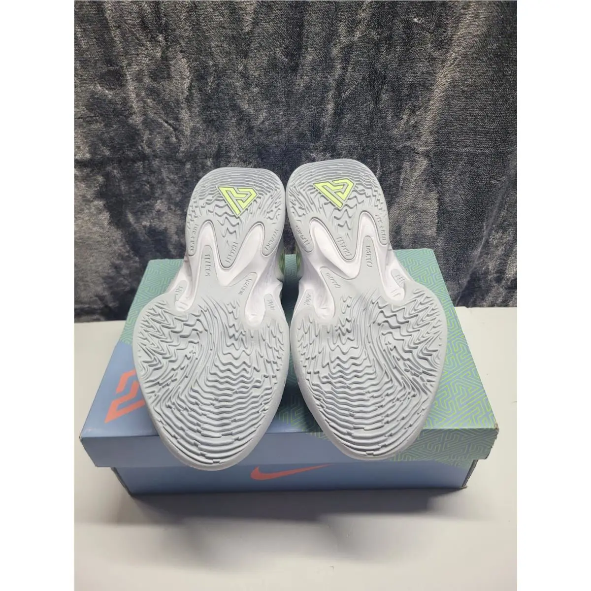 Nike shoes - DQ0553-100 - DQ0553-100 - White (UPC: 196149621265) 2