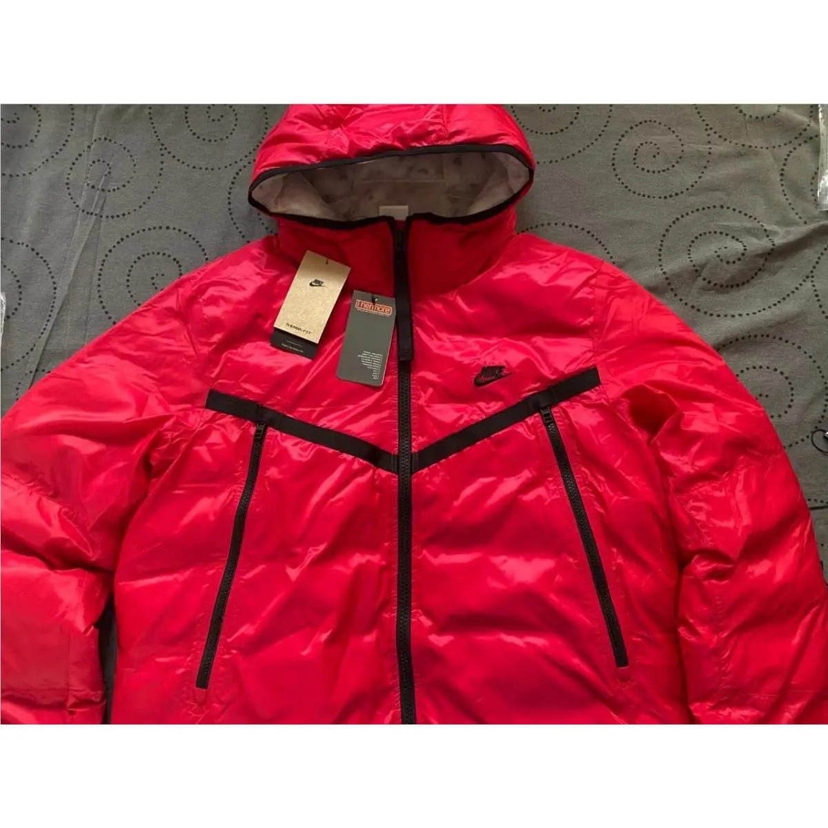 Nike clothing - VERY BERRY = D. RED (UPC: 195239081873) 1