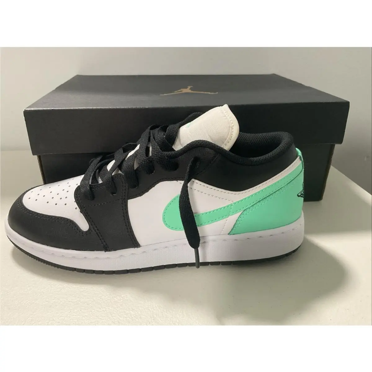Nike Air Sole Size 6Y Women`s