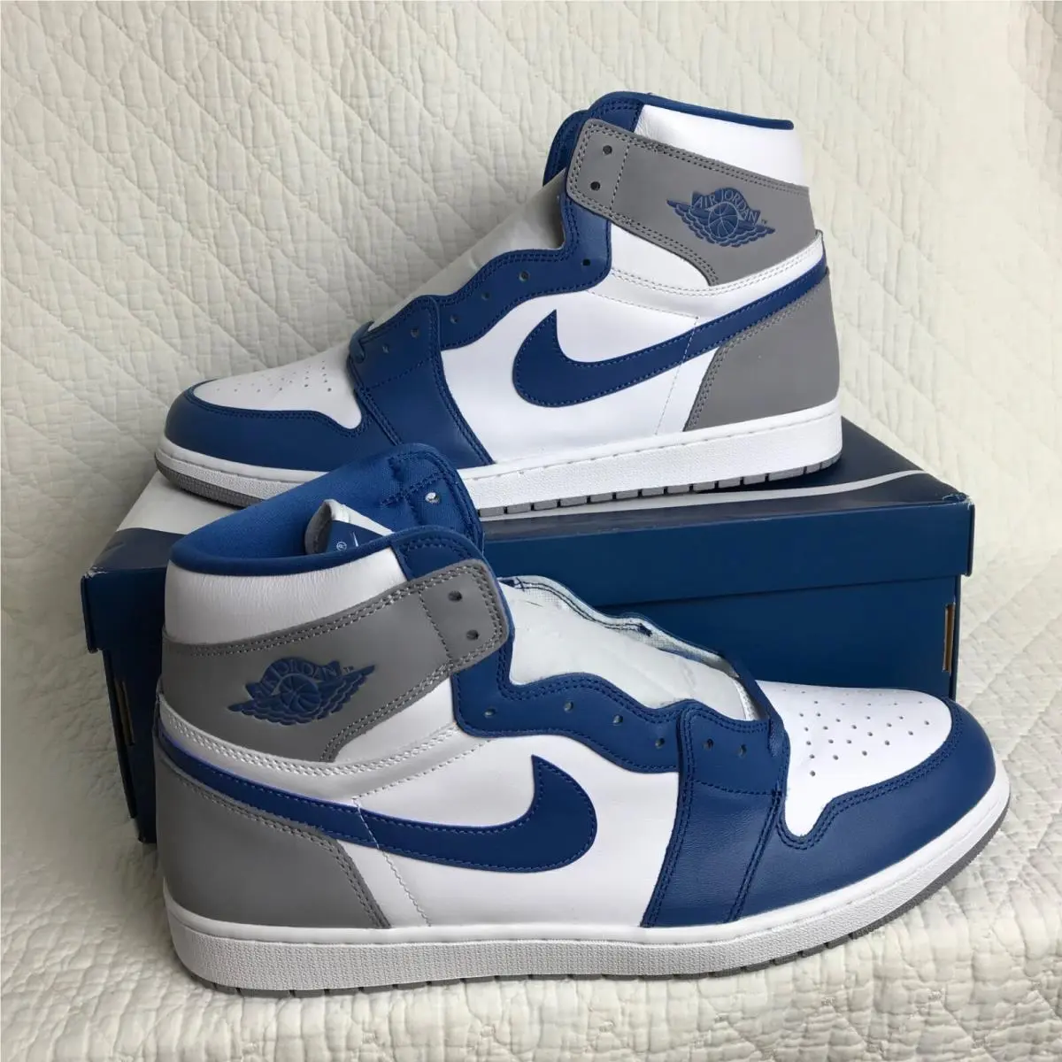 Air Jordan 1 Retro High OG Basketball Shoes Men’s SZ 17 DZ5485-410 by Nike