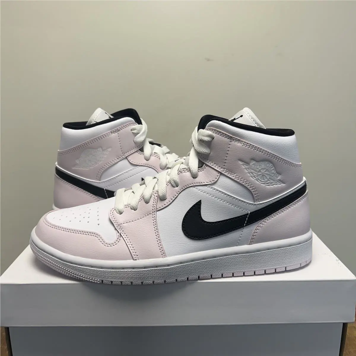 Nike shoes - JORDAN 1 - BQ6472-500 - White 5