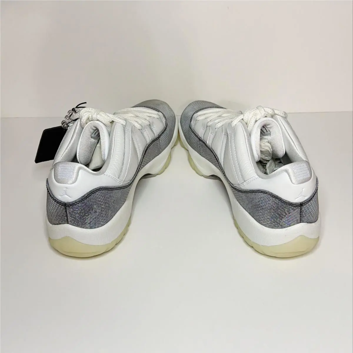 Nike shoes - Air Jordan 11 Low - Air Low - HQ7000-001 - White 2