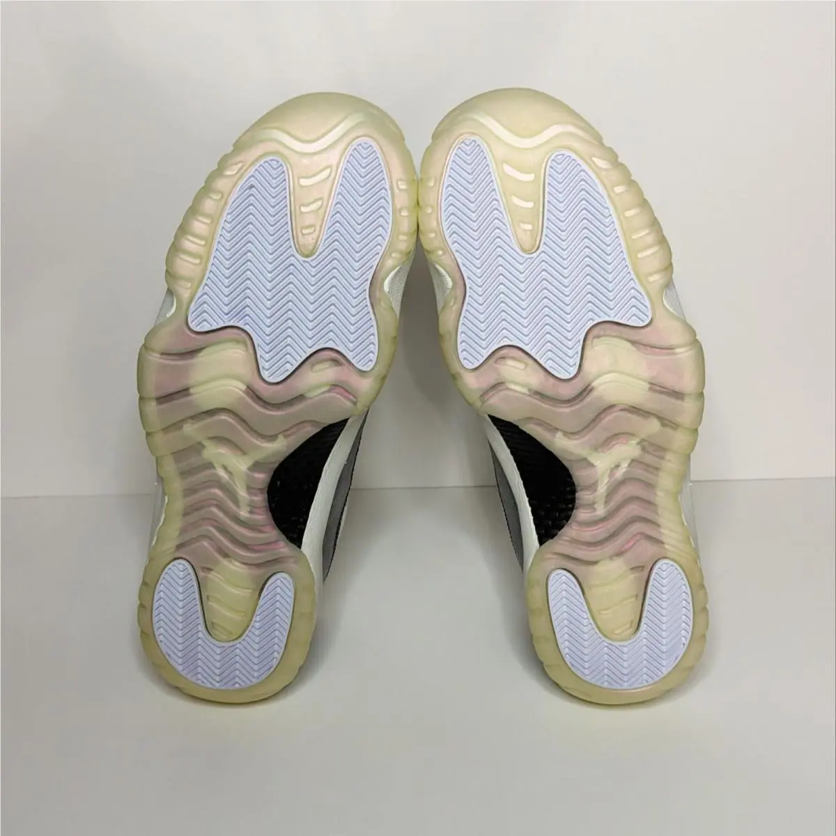 Nike shoes - Air Jordan 11 Low - Air Low - HQ7000-001 - White 3