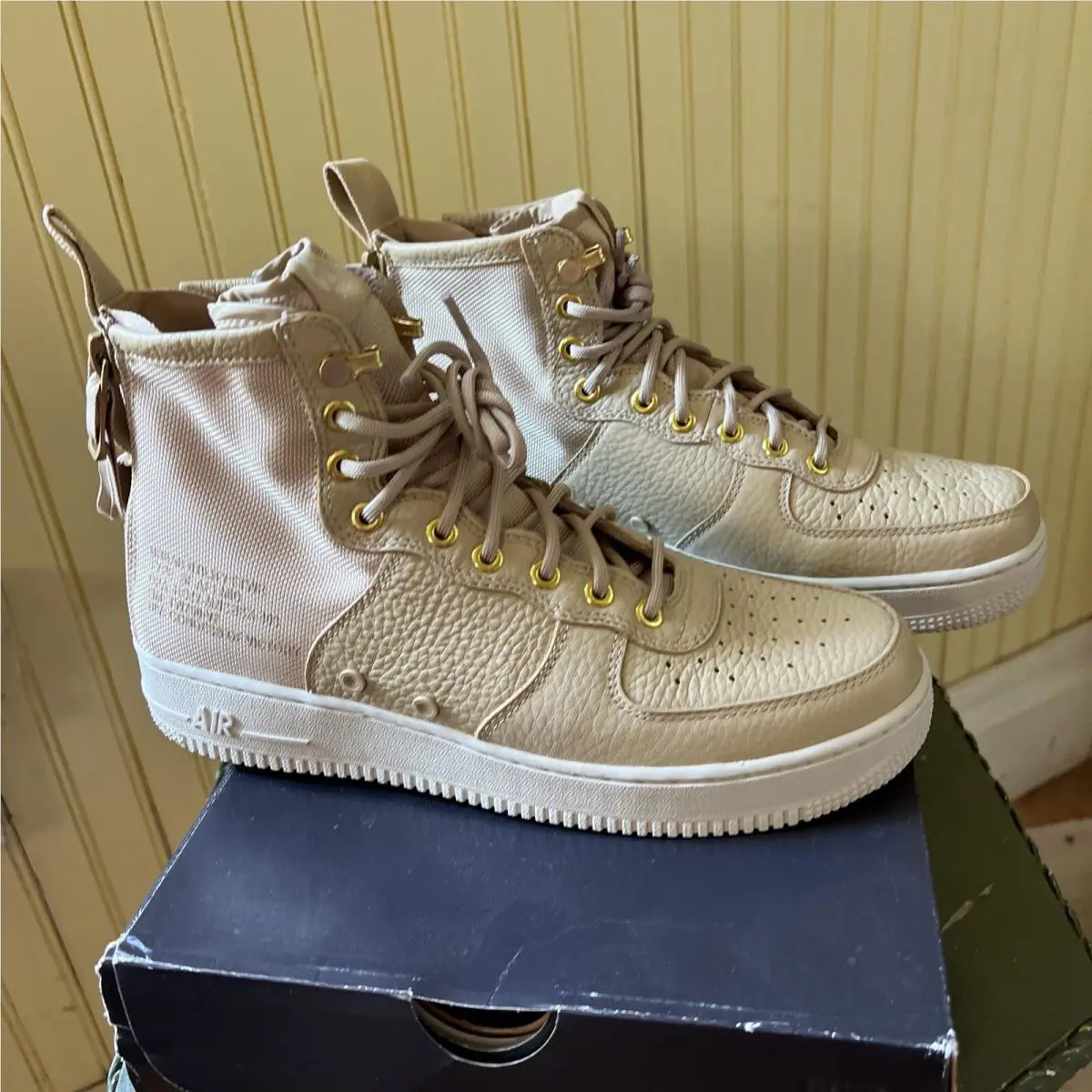 Nike shoes - Nike Air Force 1 - Air Force - Mushroom beige tan 0