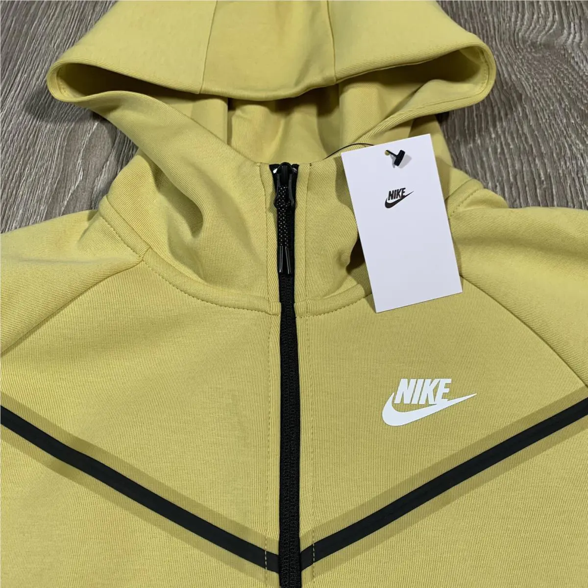 Nike clothing - Yellow 1