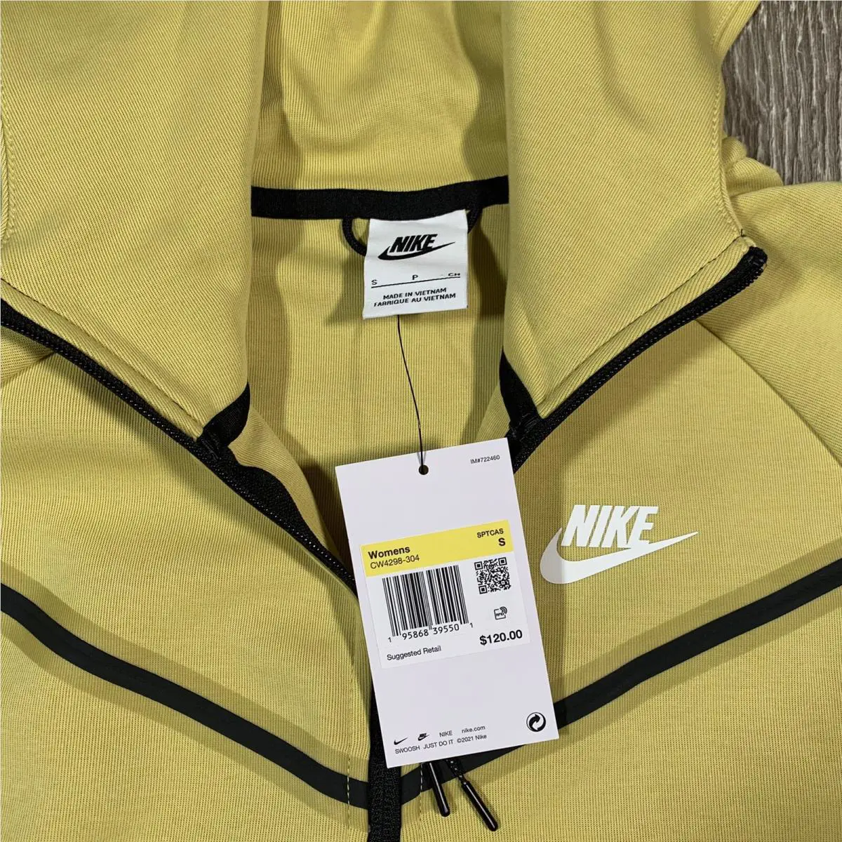 Nike clothing - Yellow 2