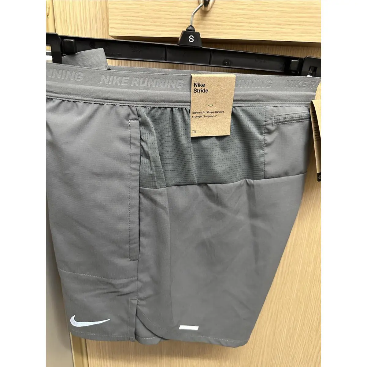 Nike clothing - Nike Stride Men`s Dri-FIT 5