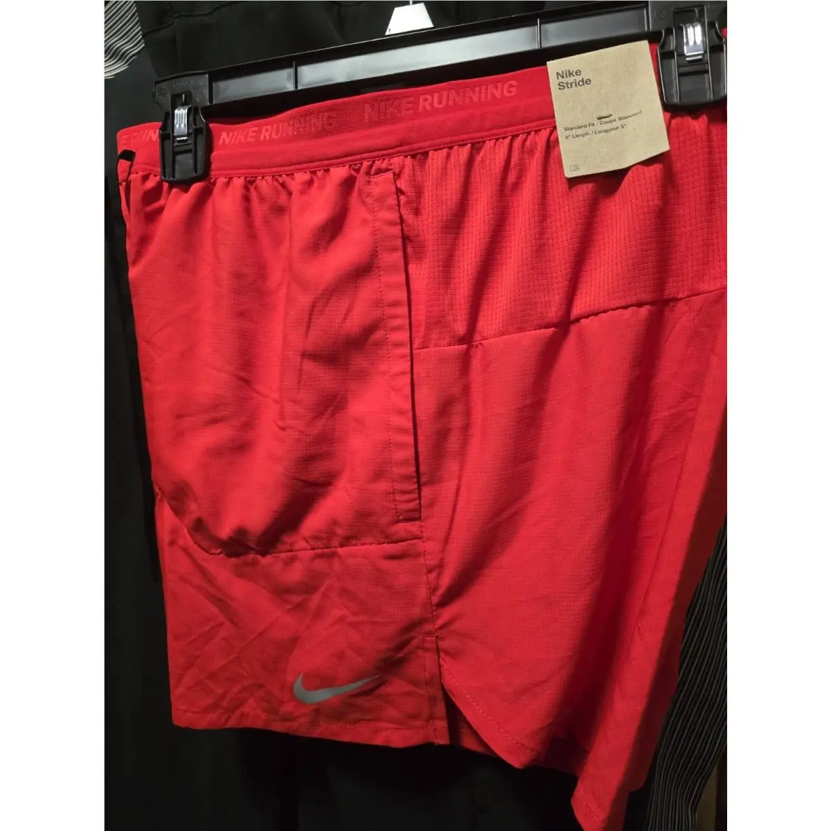 Nike clothing - Nike Stride Men`s Dri-FIT 5