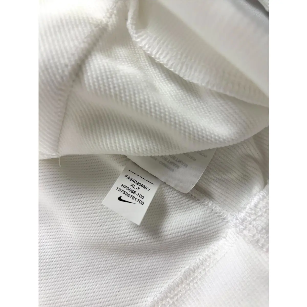 Nike clothing - White (UPC: 197596781700) 4