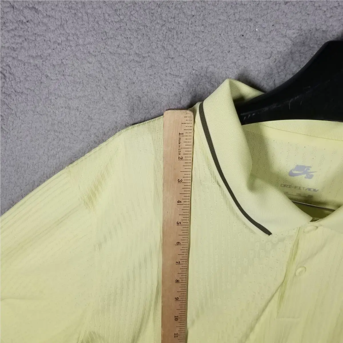 Nike clothing - Nike Dri-Fit - FZ7005-751 - Yellow 3