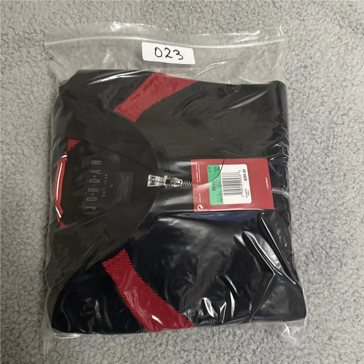 Nike clothing - SPORTSWEAR TECH - SPORTSWEAR TECH - 891291 - Black (UPC: 887229877602) 11