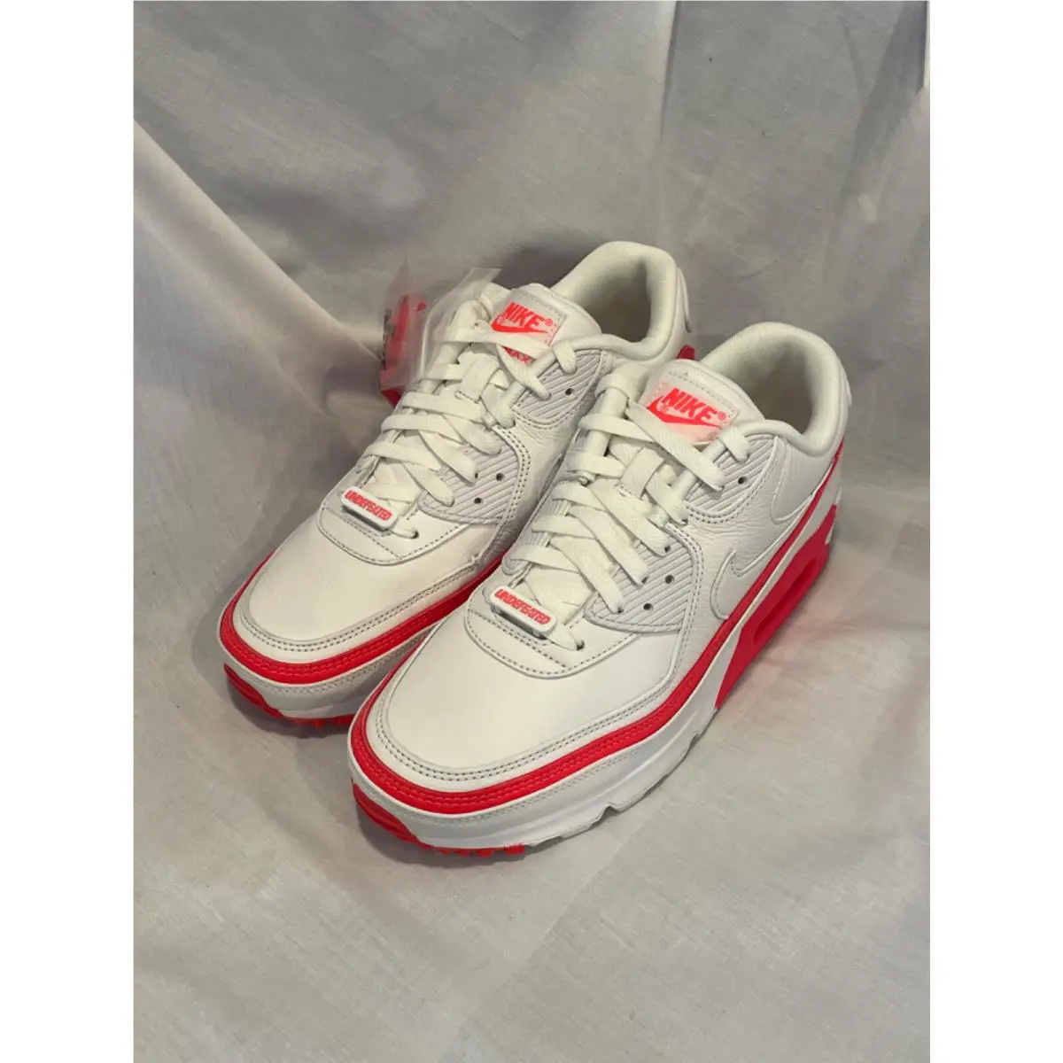 Nike Air Max 90 x Undefeated Mens 10 White Solar Red CJ7197 103