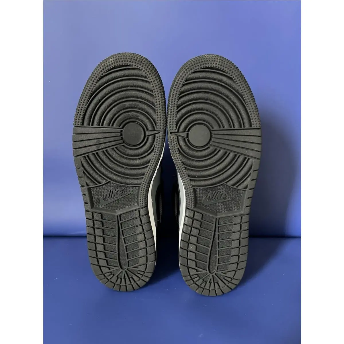Nike shoes - Air Jordan 1 - Air - 554725-096 - Gray 3