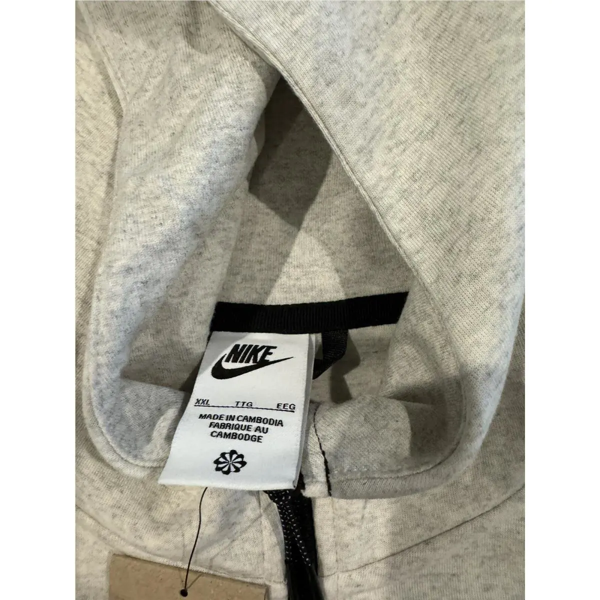 Nike clothing - DD4688 100 - Gray (UPC: 0195238959654) 3