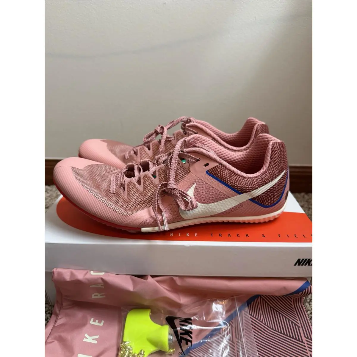 Nike shoes - Nike Shox R4 - Shox - HQ1988 700 - Gold (UPC: 196152007384) 0