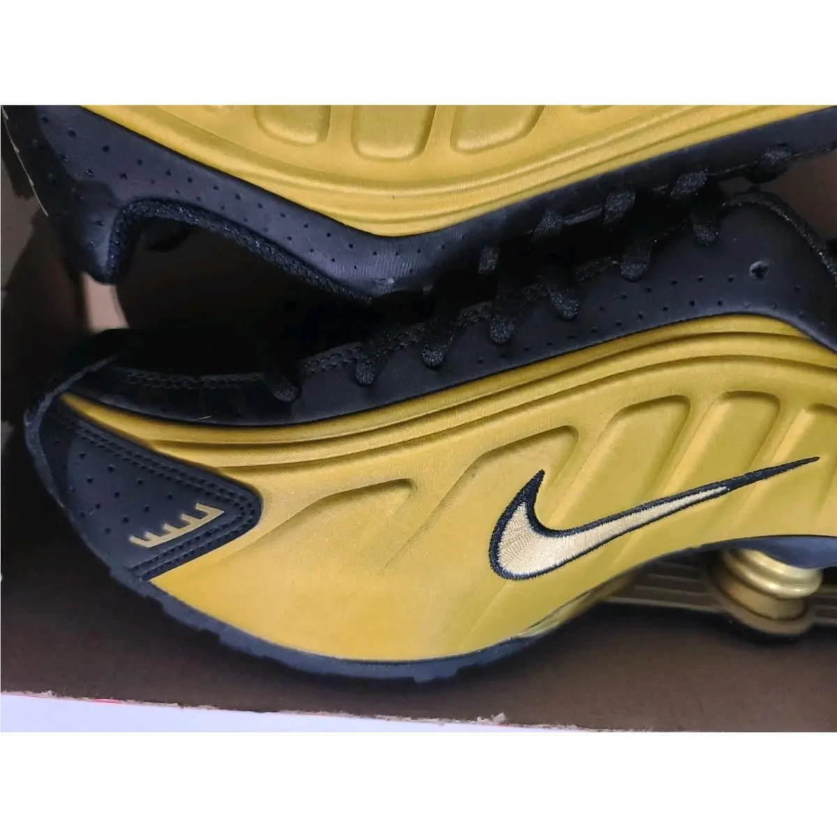 Nike shoes - Nike Shox R4 - Shox - HQ1988 700 - Gold (UPC: 196152007384) 9