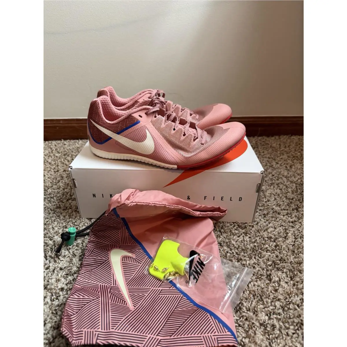 Nike shoes - Nike Shox R4 - Shox - HQ1988 700 - Gold (UPC: 196152007384) 3