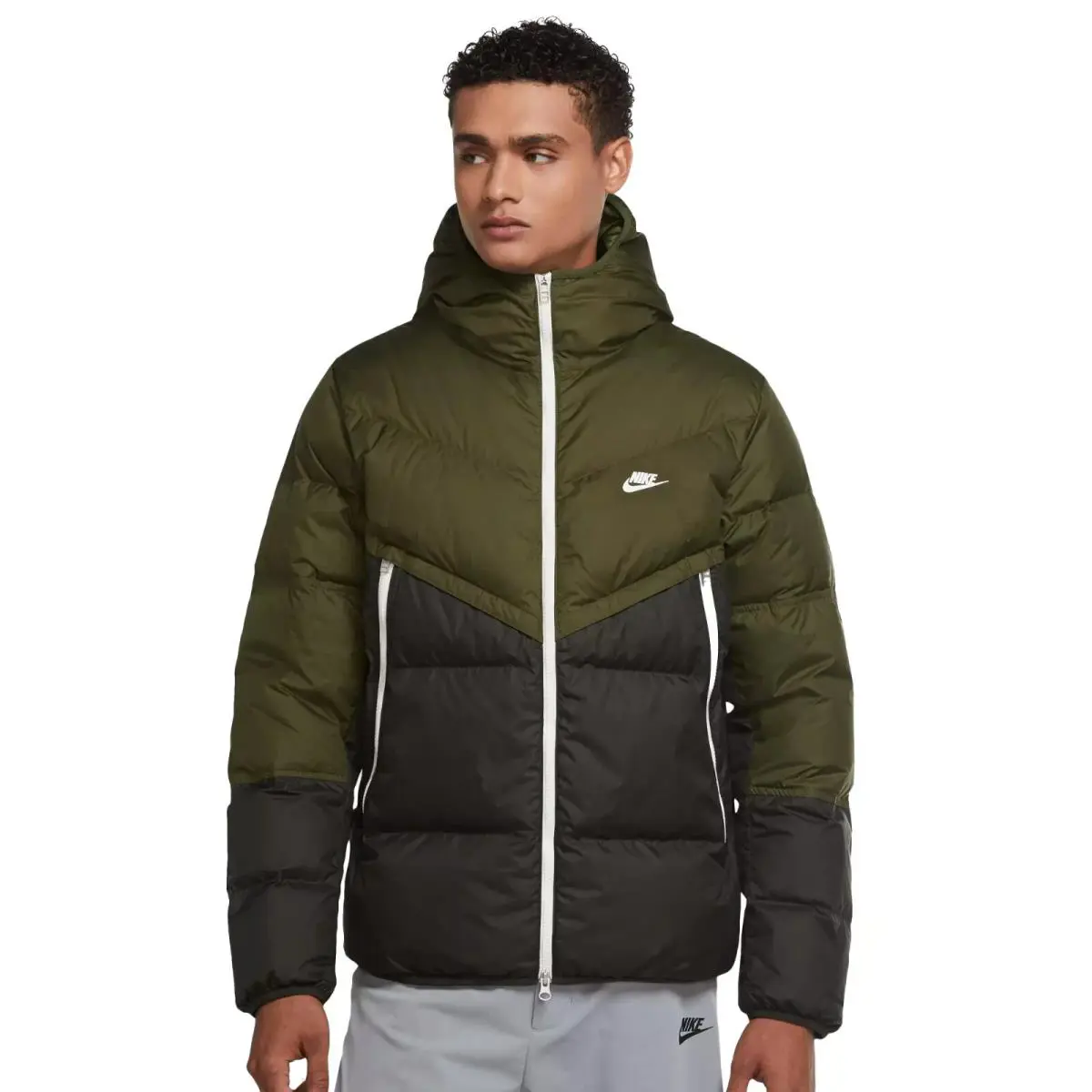 Nike Men`s Nsw Windrunner Heavy Duty Green Jacket Size XL DD6795-326 - Green