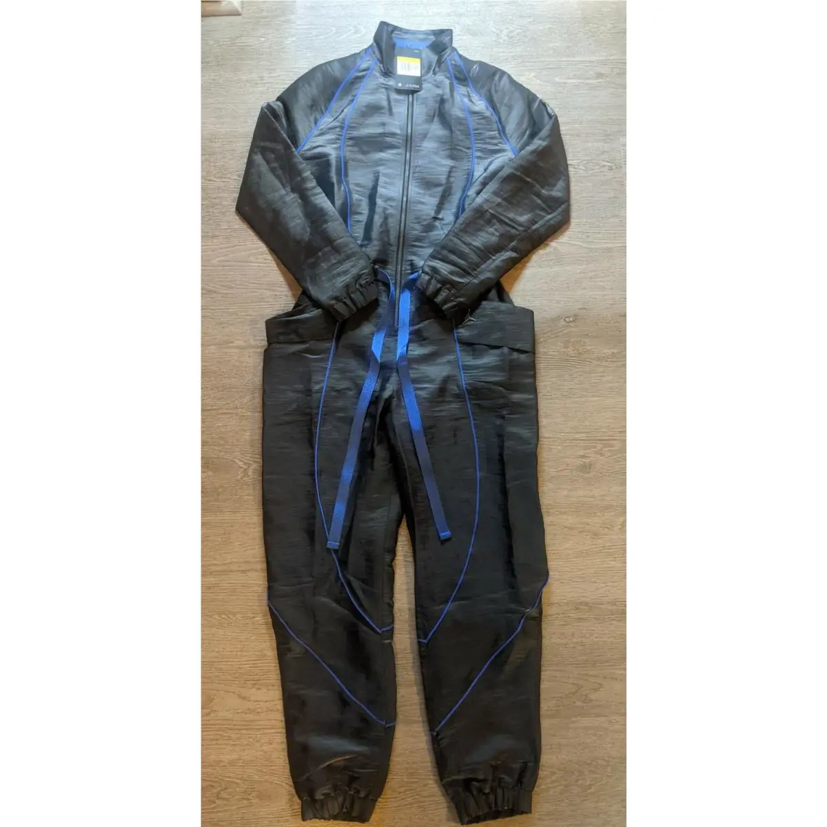 Nike clothing - BLACK/HYPER ROYAL (UPC: 194499370161) 0
