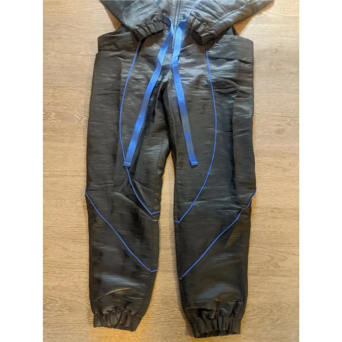 Nike clothing - BLACK/HYPER ROYAL (UPC: 194499370161) 1