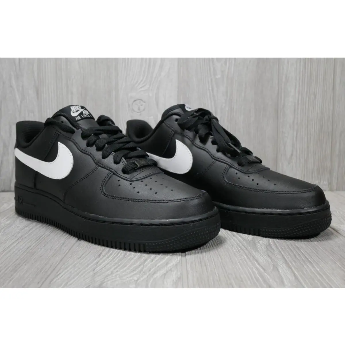 Nike shoes - Black 1