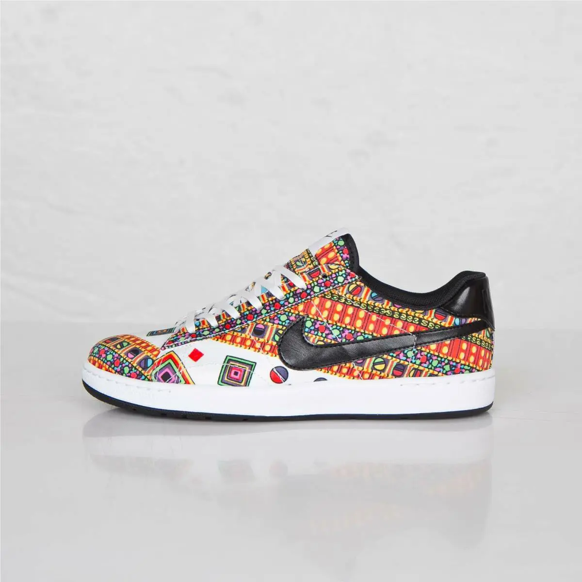Nike shoes - Nike Tennis Classic - Tennis Classic - 745982-100 - White/Black 2